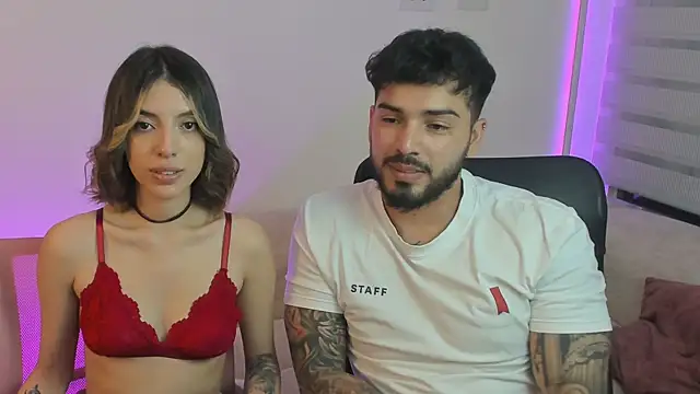 Snapshot of savage_sweethearts chatting on September 26, 2:07 am savage sweethearts online show from September 26, 2:07 am