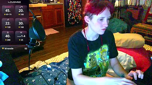 Snapshot of _hellostormy_ chatting on February 21, 1:33 am hellostormy online show from February 21, 1:33 am