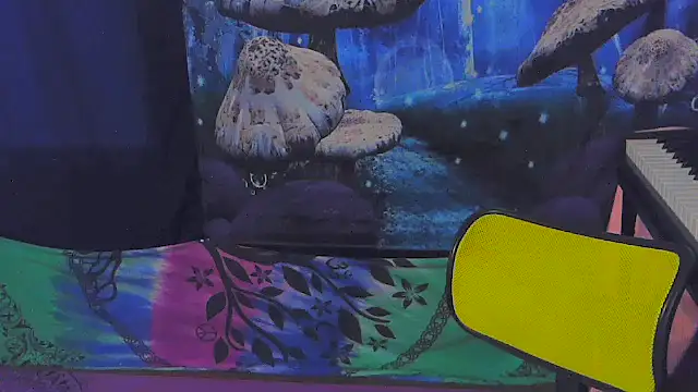  hellostormy  online show from March 25, 11:58 pm