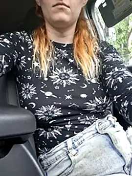 Snapshot of _hellostormy_ chatting on May 6, 2:10 pm hellostormy online show from May 6, 2:10 pm