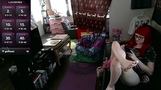 Snapshot of _hellostormy_ chatting on March 22, 7:42 pm hellostormy online show from March 22, 7:42 pm