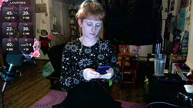 Snapshot of _hellostormy_ chatting on February 15, 1:21 am hellostormy online show from February 15, 1:21 am