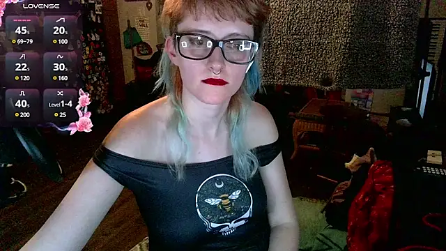 Snapshot of _hellostormy_ chatting on February 13, 10:34 am hellostormy online show from February 13, 10:34 am