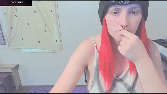 Snapshot of _hellostormy_ chatting on April 19, 1:45 pm hellostormy online show from April 19, 1:45 pm