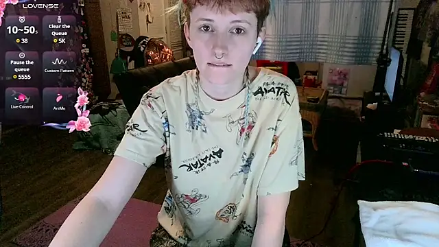 Snapshot of _hellostormy_ chatting on February 9, 8:21 am hellostormy online show from February 9, 8:21 am