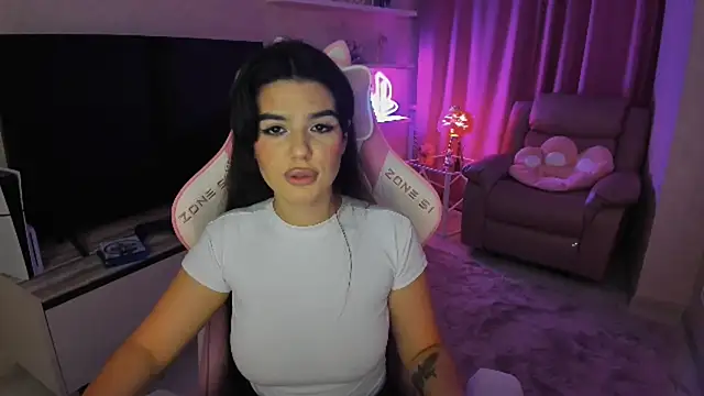 AlluringAriel online show from September 16, 7:26 pm