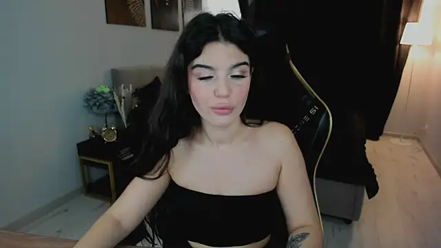 AlluringAriel online show from October 22, 7:35 pm