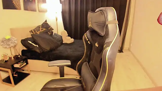 AlluringAriel online show from March 31, 4:14 am