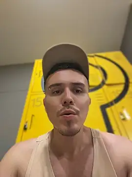 Snapshot of adam-rivera chatting on July 1, 5:24 pm adam-rivera online show from July 1, 5:24 pm
