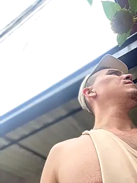 adam-rivera online show from October 10, 4:19 pm