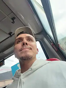 adam-rivera online show from March 3, 9:11 pm