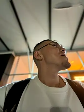 adam-rivera online show from November 9, 12:47 am