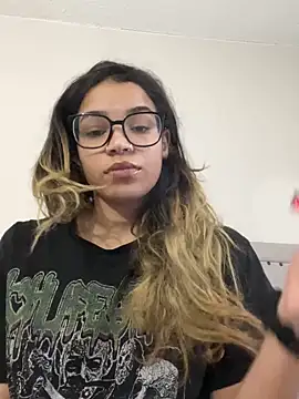 Snapshot of 1prettygem chatting on March 9, 8:10 pm 1prettygem online show from March 9, 8:10 pm