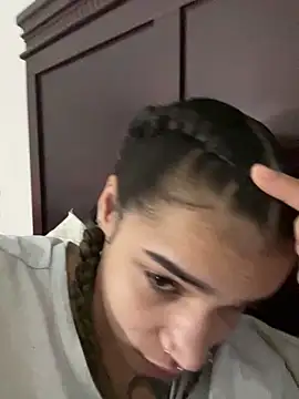 Snapshot of 1prettygem chatting on January 5, 2:06 am 1prettygem online show from January 5, 2:06 am