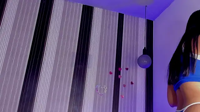 melodiipierce  online show from February 19, 7:05 pm