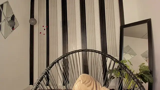 melodiipierce  online show from March 6, 9:53 pm