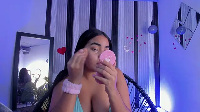 melodiipierce  online show from February 17, 7:12 pm