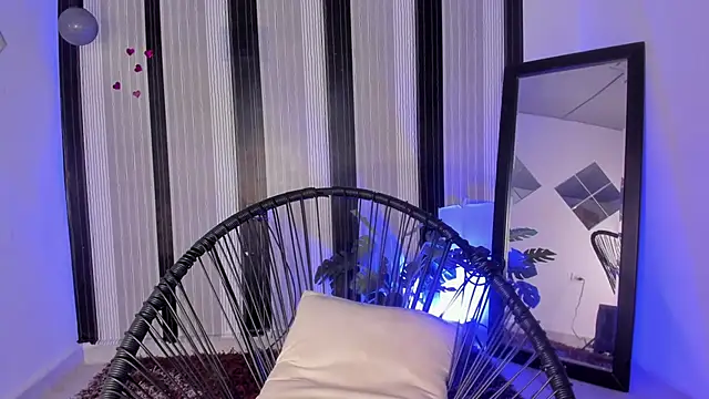 melodiipierce  online show from March 14, 1:27 am