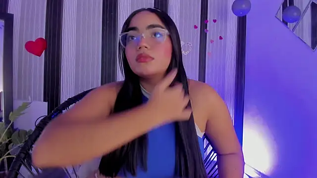 melodiipierce  online show from February 19, 10:09 pm