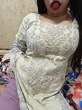 Snapshot of Haniya-143 chatting on June 26, 11:21 pm Haniya-143 online show from June 26, 11:21 pm