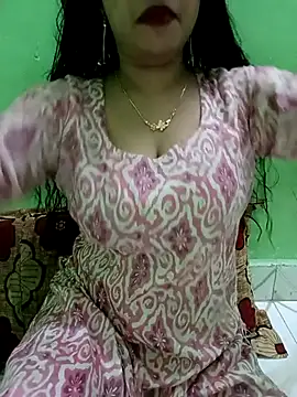 Snapshot of Haniya-143 chatting on July 14, 12:10 am Haniya-143 online show from July 14, 12:10 am