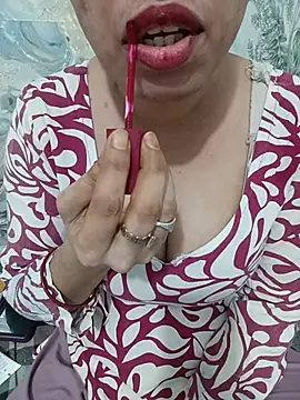 Snapshot of Haniya-143 chatting on July 6, 11:29 pm Haniya-143 online show from July 6, 11:29 pm