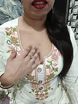 Snapshot of Haniya-143 chatting on June 25, 10:48 pm Haniya-143 online show from June 25, 10:48 pm