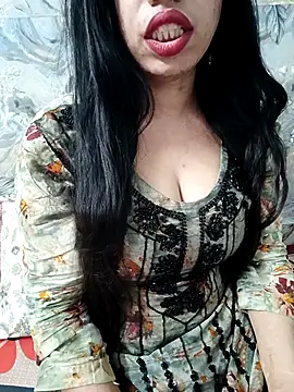 Snapshot of Haniya-143 chatting on June 28, 10:32 am Haniya-143 online show from June 28, 10:32 am