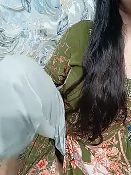 Snapshot of Haniya-143 chatting on June 23, 6:39 pm Haniya-143 online show from June 23, 6:39 pm