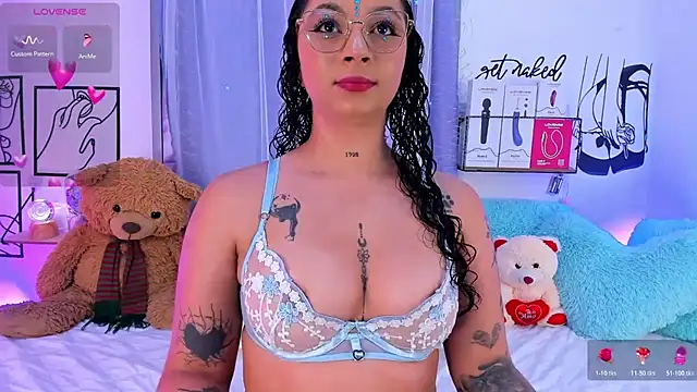 Mari Sweett online show from March 25, 8:30 pm