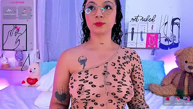 Mari Sweett online show from February 3, 7:52 pm