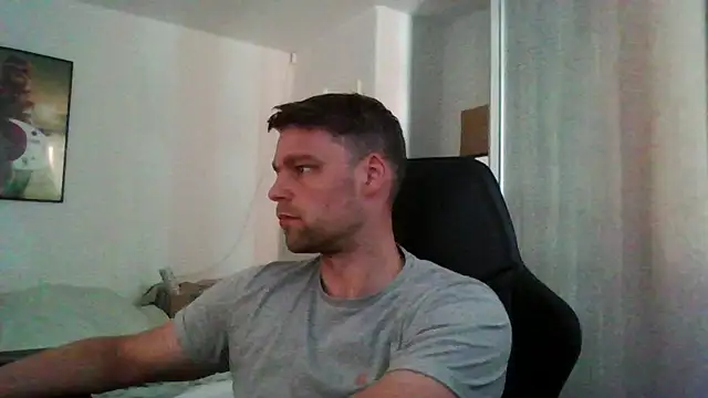 Snapshot of The_big_viking_ chatting on June 21, 12:22 pm The big viking online show from June 21, 12:22 pm