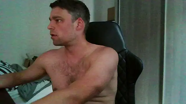 Snapshot of The_big_viking_ chatting on July 3, 1:06 pm The big viking online show from July 3, 1:06 pm