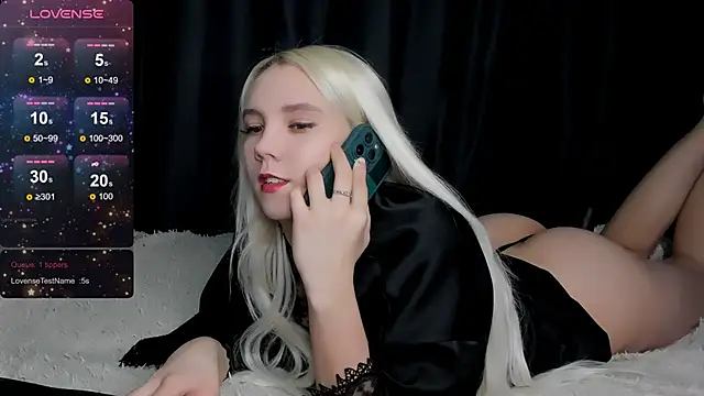 Snapshot of LadyHottCum chatting on February 25, 9:37 pm LadyHottCum online show from February 25, 9:37 pm