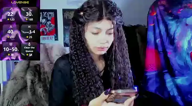 Snapshot of _sakae_ chatting on February 8, 6:01 am  sakae  online show from February 8, 6:01 am