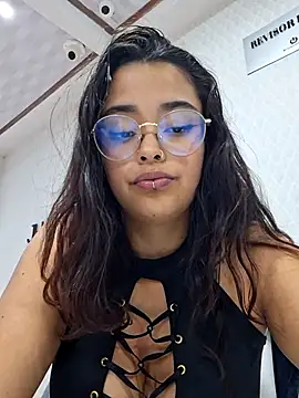 Snapshot of Ariana_Pierce chatting on March 18, 4:40 am Ariana Pierce online show from March 18, 4:40 am