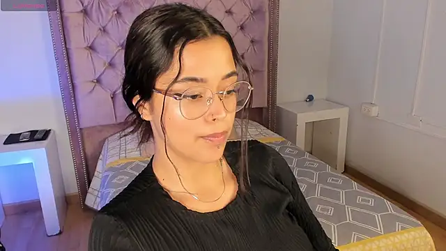Snapshot of Ariana_Pierce chatting on February 28, 5:04 am Ariana Pierce online show from February 28, 5:04 am