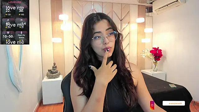 Snapshot of Ariana_Pierce chatting on March 3, 5:05 am Ariana Pierce online show from March 3, 5:05 am