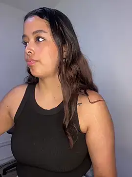 Ariana Pierce online show from May 10, 2:19 pm