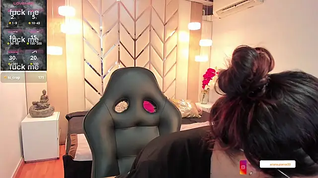 Snapshot of Ariana_Pierce chatting on February 27, 8:24 am Ariana Pierce online show from February 27, 8:24 am