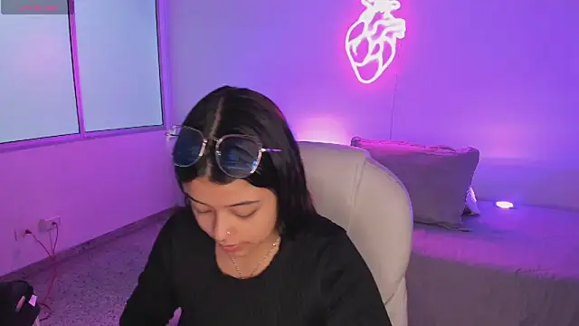 Ariana Pierce online show from November 15, 12:20 pm
