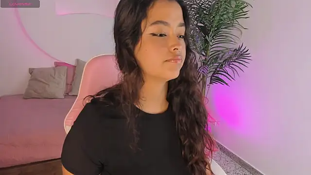 Ariana Pierce online show from May 23, 1:54 pm