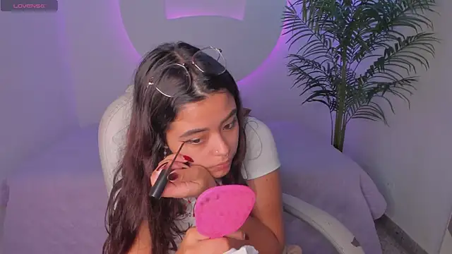Ariana Pierce online show from November 12, 12:20 pm