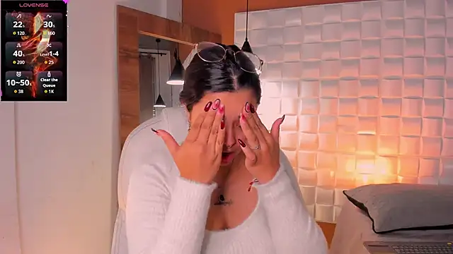 Ariana Pierce online show from December 2, 1:24 pm