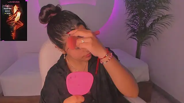 Ariana Pierce online show from November 4, 12:31 pm