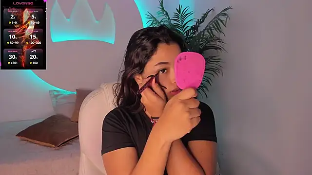 Snapshot of Ariana_Pierce chatting on October 16, 11:29 am Ariana Pierce online show from October 16, 11:29 am