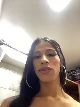 Snapshot of Nicol_ofi24 chatting on October 20, 5:35 pm Nicol ofi24 online show from October 20, 5:35 pm