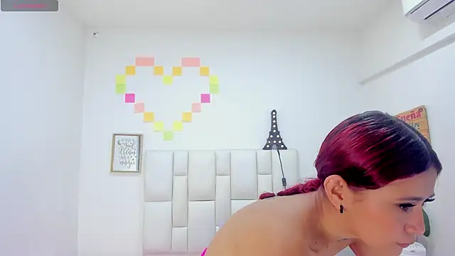 Snapshot of miaa-sofiaa chatting on December 24, 4:40 pm miaa-sofiaa online show from December 24, 4:40 pm