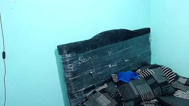 Snapshot of pervertsteens3 chatting on October 4, 6:48 am pervertsteens3 online show from October 4, 6:48 am