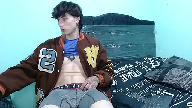 Snapshot of pervertsteens3 chatting on October 16, 6:21 am pervertsteens3 online show from October 16, 6:21 am